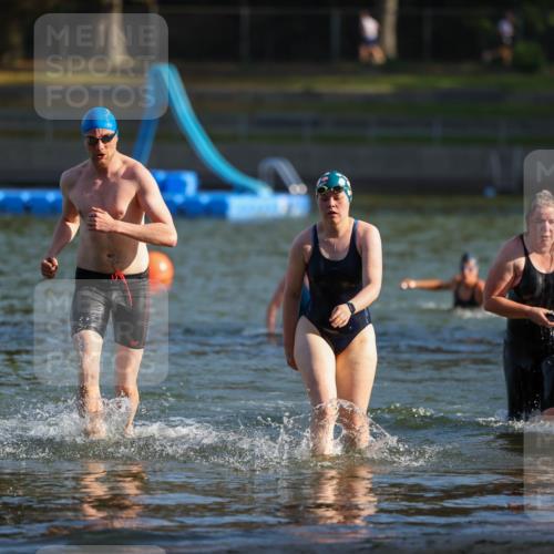 08.09.2024 - Stadtparktriathlon Michael Strokosch http://msf.ph/oto/7024030 08.09.2024 09:47:41 Schwimmen 188, 205, 220, 259 meine-sportfotos.de