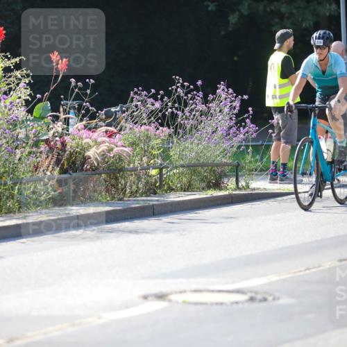 08.09.2024 - Stadtparktriathlon Zöllner http://msf.ph/oto/7024033 08.09.2024 10:42:13 Radfahren 356, 373, 375, 422, 423 meine-sportfotos.de