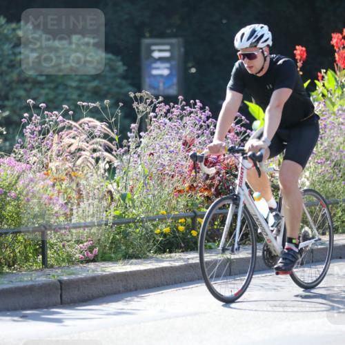 08.09.2024 - Stadtparktriathlon Zöllner http://msf.ph/oto/7024047 08.09.2024 10:42:19 Radfahren 43, 311, 321, 322, 329, 360, 373, 375 meine-sportfotos.de