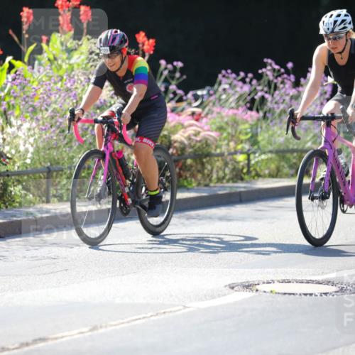 08.09.2024 - Stadtparktriathlon Zöllner http://msf.ph/oto/7024068 08.09.2024 10:42:25 Radfahren 43, 284, 304, 311, 321, 322, 329, 360, 373, 404, 410, 420, 435 meine-sportfotos.de