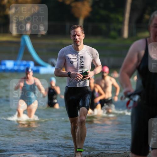 08.09.2024 - Stadtparktriathlon Michael Strokosch http://msf.ph/oto/7024098 08.09.2024 09:47:51 Schwimmen 193, 199, 200, 205, 207, 220, 226 meine-sportfotos.de