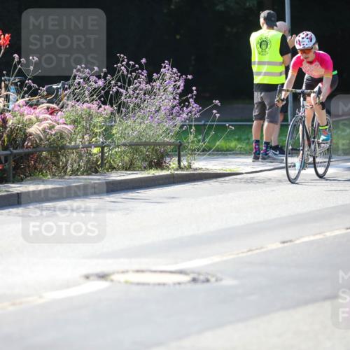 08.09.2024 - Stadtparktriathlon Zöllner http://msf.ph/oto/7024107 08.09.2024 10:42:30 Radfahren 43, 284, 304, 321, 322, 323, 360, 404, 410, 420, 435 meine-sportfotos.de