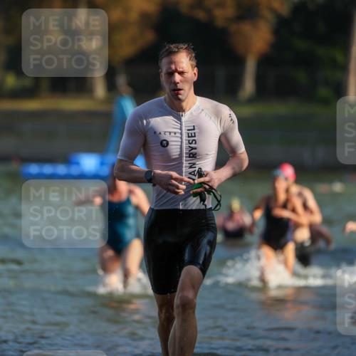 08.09.2024 - Stadtparktriathlon Michael Strokosch http://msf.ph/oto/7024111 08.09.2024 09:47:52 Schwimmen 193, 199, 200, 205, 207, 220, 226, 262 meine-sportfotos.de