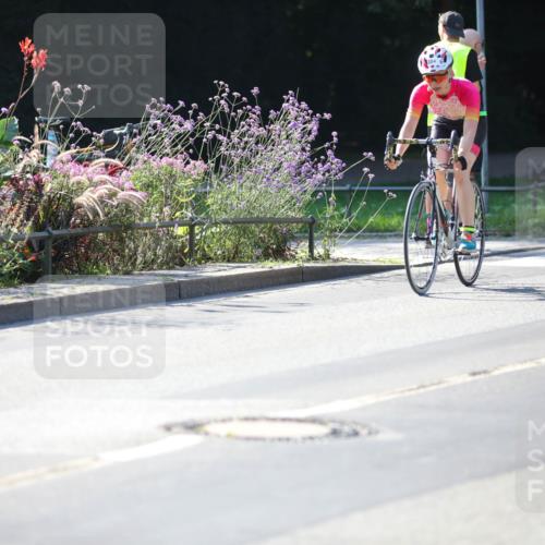 08.09.2024 - Stadtparktriathlon Zöllner http://msf.ph/oto/7024112 08.09.2024 10:42:31 Radfahren 43, 284, 304, 321, 323, 360, 404, 410, 420, 435 meine-sportfotos.de