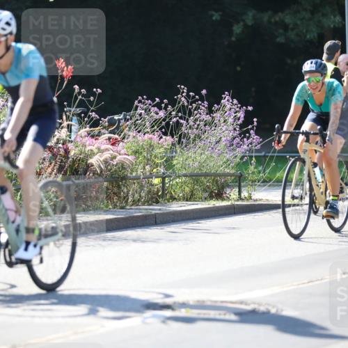 08.09.2024 - Stadtparktriathlon Zöllner http://msf.ph/oto/7024131 08.09.2024 10:42:33 Radfahren 284, 289, 304, 323, 340, 360, 404, 410, 420, 435 meine-sportfotos.de