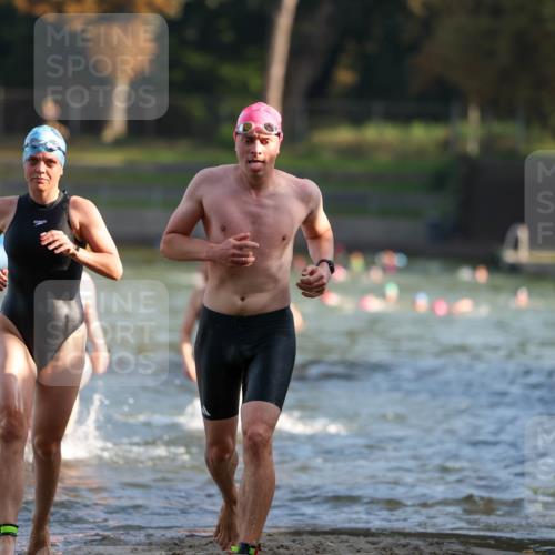 08.09.2024 - Stadtparktriathlon Michael Strokosch http://msf.ph/oto/7024252 08.09.2024 09:48:03 Schwimmen 200, 213, 257, 262 meine-sportfotos.de