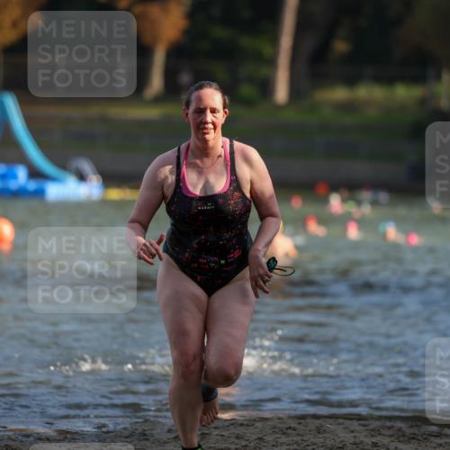 08.09.2024 - Stadtparktriathlon Michael Strokosch http://msf.ph/oto/7024293 08.09.2024 09:48:07 Schwimmen 213, 257, 262 meine-sportfotos.de