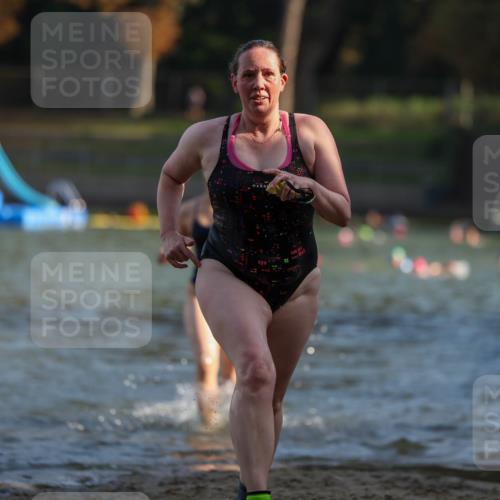 08.09.2024 - Stadtparktriathlon Michael Strokosch http://msf.ph/oto/7024304 08.09.2024 09:48:08 Schwimmen 213, 257, 262 meine-sportfotos.de