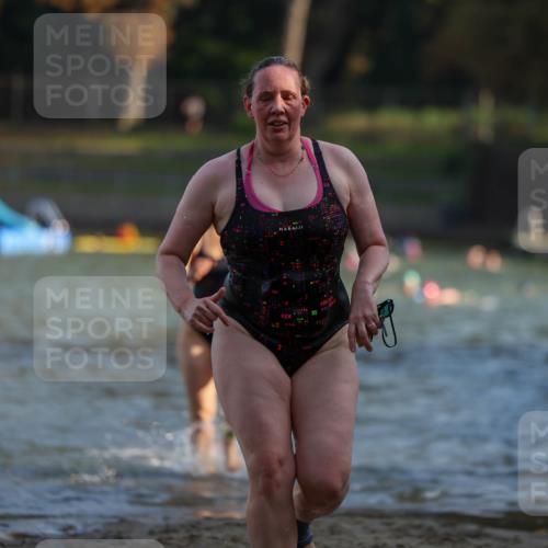 08.09.2024 - Stadtparktriathlon Michael Strokosch http://msf.ph/oto/7024309 08.09.2024 09:48:08 Schwimmen 213, 257, 262 meine-sportfotos.de