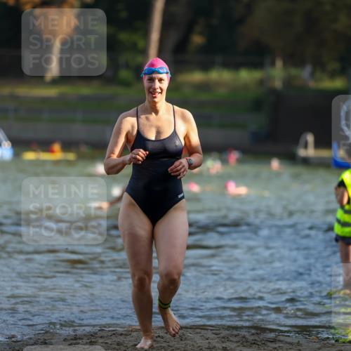 08.09.2024 - Stadtparktriathlon Michael Strokosch http://msf.ph/oto/7024335 08.09.2024 09:48:10 Schwimmen 213, 257 meine-sportfotos.de