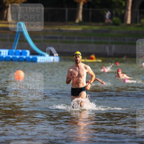 08.09.2024 - Stadtparktriathlon Michael Strokosch http://msf.ph/oto/7024378 08.09.2024 09:48:21 Schwimmen 196 meine-sportfotos.de