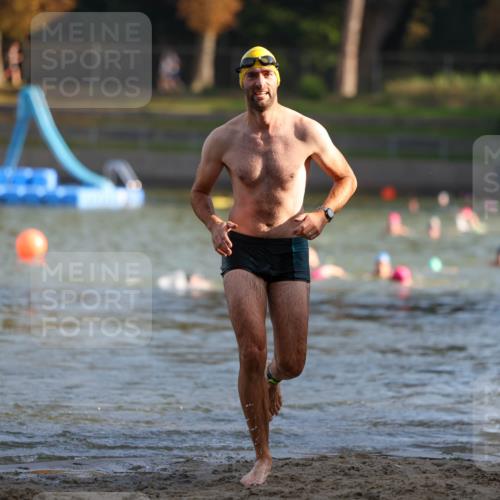 08.09.2024 - Stadtparktriathlon Michael Strokosch http://msf.ph/oto/7024423 08.09.2024 09:48:25 Schwimmen 196 meine-sportfotos.de