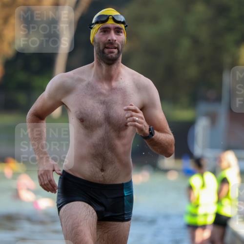 08.09.2024 - Stadtparktriathlon Michael Strokosch http://msf.ph/oto/7024444 08.09.2024 09:48:27 Schwimmen 196 meine-sportfotos.de