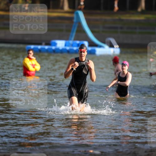 08.09.2024 - Stadtparktriathlon Michael Strokosch http://msf.ph/oto/7024450 08.09.2024 09:48:38 Schwimmen 190, 212, 215, 258 meine-sportfotos.de