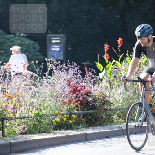 08.09.2024 - Stadtparktriathlon Zöllner http://msf.ph/oto/7024455 08.09.2024 10:43:43 Radfahren 274, 319, 364, 368 meine-sportfotos.de