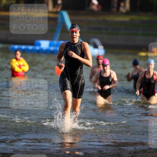 08.09.2024 - Stadtparktriathlon Michael Strokosch http://msf.ph/oto/7024479 08.09.2024 09:48:40 Schwimmen 190, 212, 215, 230, 241, 255, 258 meine-sportfotos.de