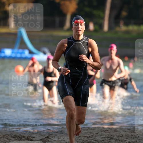 08.09.2024 - Stadtparktriathlon Michael Strokosch http://msf.ph/oto/7024529 08.09.2024 09:48:43 Schwimmen 190, 212, 215, 230, 241, 255, 258 meine-sportfotos.de