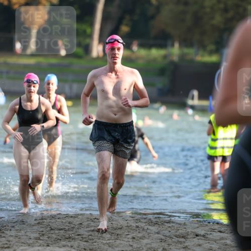 08.09.2024 - Stadtparktriathlon Michael Strokosch http://msf.ph/oto/7024546 08.09.2024 09:48:45 Schwimmen 190, 212, 215, 230, 241, 255, 258 meine-sportfotos.de
