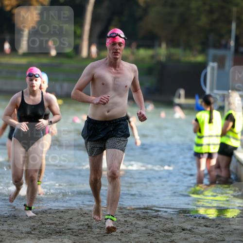 08.09.2024 - Stadtparktriathlon Michael Strokosch http://msf.ph/oto/7024552 08.09.2024 09:48:46 Schwimmen 190, 212, 215, 230, 241, 255, 258 meine-sportfotos.de