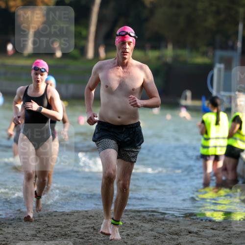 08.09.2024 - Stadtparktriathlon Michael Strokosch http://msf.ph/oto/7024558 08.09.2024 09:48:46 Schwimmen 190, 212, 215, 230, 241, 255, 258 meine-sportfotos.de