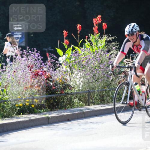 08.09.2024 - Stadtparktriathlon Zöllner http://msf.ph/oto/7024566 08.09.2024 10:44:05 Radfahren 299, 357, 389, 457 meine-sportfotos.de