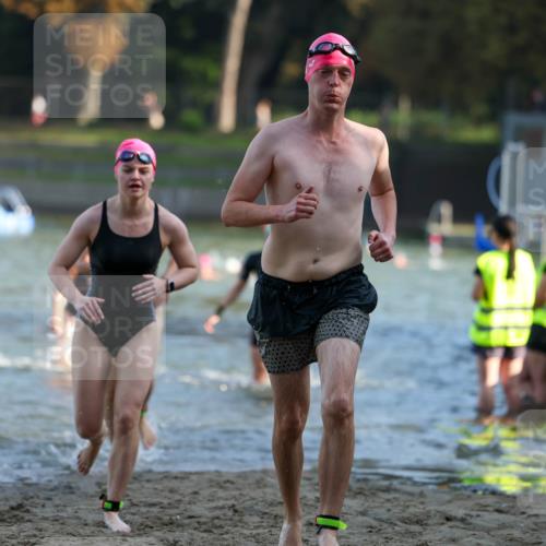 08.09.2024 - Stadtparktriathlon Michael Strokosch http://msf.ph/oto/7024568 08.09.2024 09:48:46 Schwimmen 190, 212, 215, 230, 241, 255, 258 meine-sportfotos.de