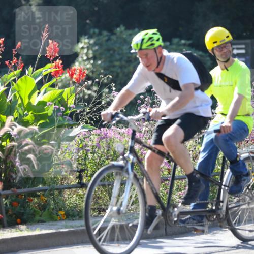 08.09.2024 - Stadtparktriathlon Zöllner http://msf.ph/oto/7024644 08.09.2024 10:44:18 Radfahren 254, 348, 415, 421, 453, 459 meine-sportfotos.de