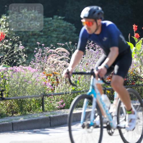 08.09.2024 - Stadtparktriathlon Zöllner http://msf.ph/oto/7024650 08.09.2024 10:44:19 Radfahren 254, 348, 415, 421, 453, 459 meine-sportfotos.de