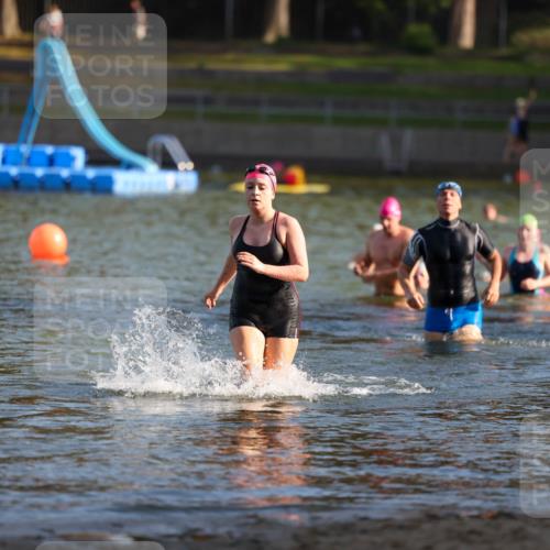08.09.2024 - Stadtparktriathlon Michael Strokosch http://msf.ph/oto/7024670 08.09.2024 09:49:05 Schwimmen 194, 225 meine-sportfotos.de