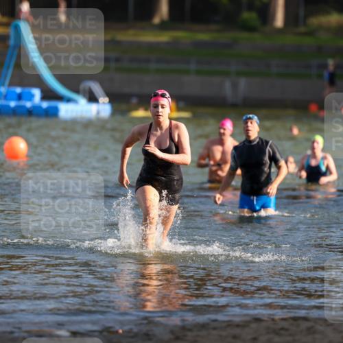 08.09.2024 - Stadtparktriathlon Michael Strokosch http://msf.ph/oto/7024674 08.09.2024 09:49:05 Schwimmen 194, 225 meine-sportfotos.de