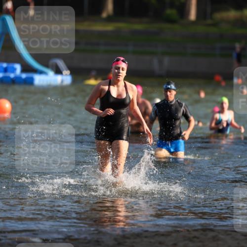 08.09.2024 - Stadtparktriathlon Michael Strokosch http://msf.ph/oto/7024680 08.09.2024 09:49:06 Schwimmen 194, 225 meine-sportfotos.de