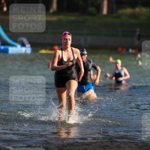 08.09.2024 - Stadtparktriathlon Michael Strokosch http://msf.ph/oto/7024684 08.09.2024 09:49:07 Schwimmen 194, 225 meine-sportfotos.de