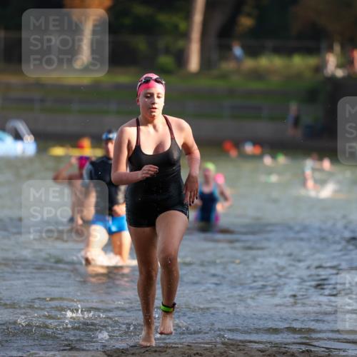 08.09.2024 - Stadtparktriathlon Michael Strokosch http://msf.ph/oto/7024693 08.09.2024 09:49:08 Schwimmen 194, 225 meine-sportfotos.de