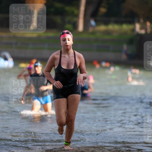 08.09.2024 - Stadtparktriathlon Michael Strokosch http://msf.ph/oto/7024695 08.09.2024 09:49:08 Schwimmen 194, 225 meine-sportfotos.de