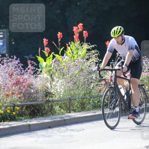 08.09.2024 - Stadtparktriathlon Zöllner http://msf.ph/oto/7024697 08.09.2024 10:44:38 Radfahren 229, 418, 438, 462, 1937 meine-sportfotos.de