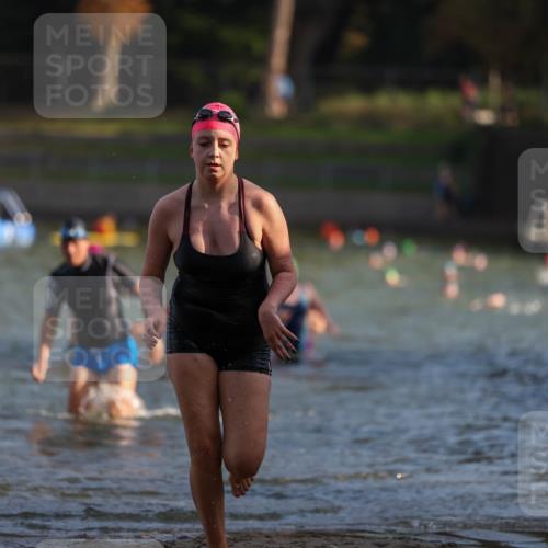 08.09.2024 - Stadtparktriathlon Michael Strokosch http://msf.ph/oto/7024699 08.09.2024 09:49:09 Schwimmen 194, 214, 225 meine-sportfotos.de