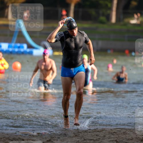 08.09.2024 - Stadtparktriathlon Michael Strokosch http://msf.ph/oto/7024745 08.09.2024 09:49:13 Schwimmen 194, 214, 222, 245 meine-sportfotos.de