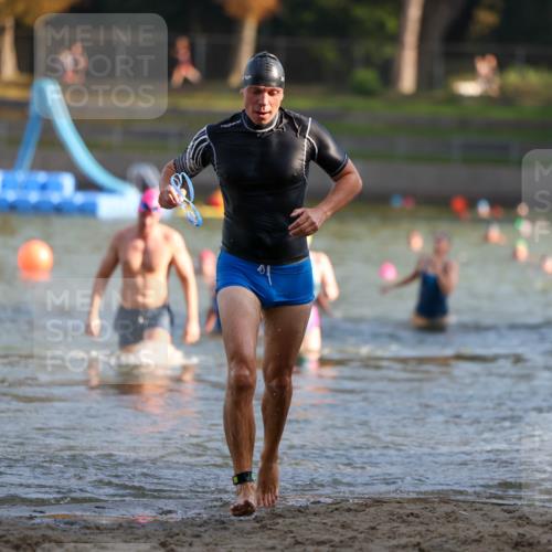 08.09.2024 - Stadtparktriathlon Michael Strokosch http://msf.ph/oto/7024751 08.09.2024 09:49:14 Schwimmen 194, 214, 222, 245 meine-sportfotos.de