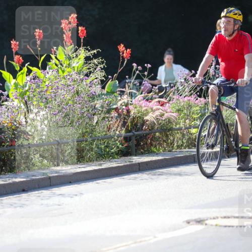 08.09.2024 - Stadtparktriathlon Zöllner http://msf.ph/oto/7024768 08.09.2024 10:44:54 Radfahren 232, 264, 285, 396, 430, 452, 455 meine-sportfotos.de
