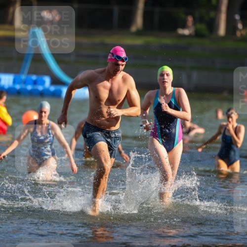 08.09.2024 - Stadtparktriathlon Michael Strokosch http://msf.ph/oto/7024808 08.09.2024 09:49:19 Schwimmen 182, 198, 214, 222, 245 meine-sportfotos.de