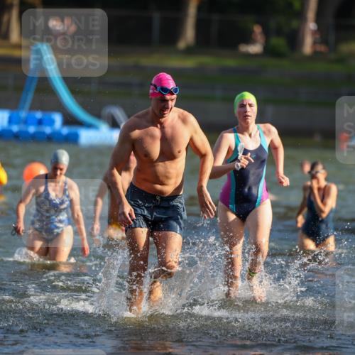 08.09.2024 - Stadtparktriathlon Michael Strokosch http://msf.ph/oto/7024813 08.09.2024 09:49:19 Schwimmen 182, 198, 214, 222, 245 meine-sportfotos.de