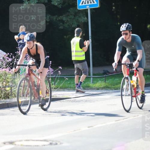 08.09.2024 - Stadtparktriathlon Zöllner http://msf.ph/oto/7024816 08.09.2024 10:45:23 Radfahren 293, 303, 305, 403, 428 meine-sportfotos.de