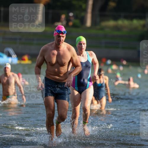 08.09.2024 - Stadtparktriathlon Michael Strokosch http://msf.ph/oto/7024826 08.09.2024 09:49:20 Schwimmen 182, 198, 214, 222, 245 meine-sportfotos.de