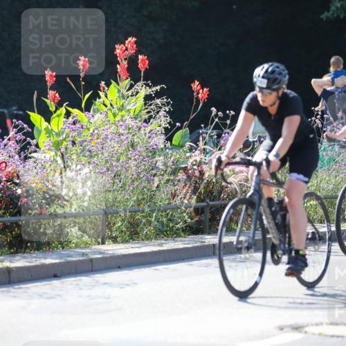 08.09.2024 - Stadtparktriathlon Zöllner http://msf.ph/oto/7024828 08.09.2024 10:45:27 Radfahren 293, 303, 305, 390, 403, 426, 428 meine-sportfotos.de