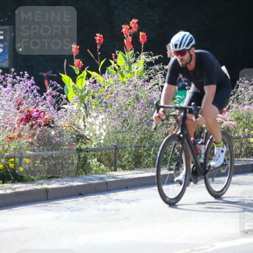 08.09.2024 - Stadtparktriathlon Zöllner http://msf.ph/oto/7024837 08.09.2024 10:45:30 Radfahren 303, 305, 390, 426, 428, 437 meine-sportfotos.de