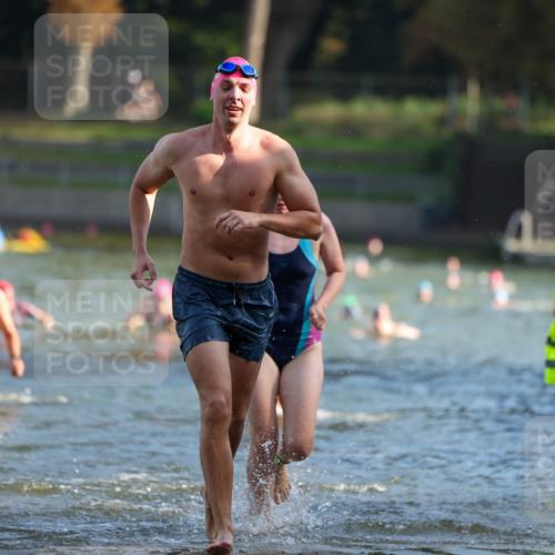 08.09.2024 - Stadtparktriathlon Michael Strokosch http://msf.ph/oto/7024842 08.09.2024 09:49:21 Schwimmen 182, 198, 214, 222, 245 meine-sportfotos.de