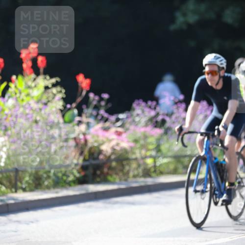 08.09.2024 - Stadtparktriathlon Zöllner http://msf.ph/oto/7024890 08.09.2024 10:45:59 Radfahren 316, 353, 371, 382, 384, 392, 413, 419, 434, 450 meine-sportfotos.de