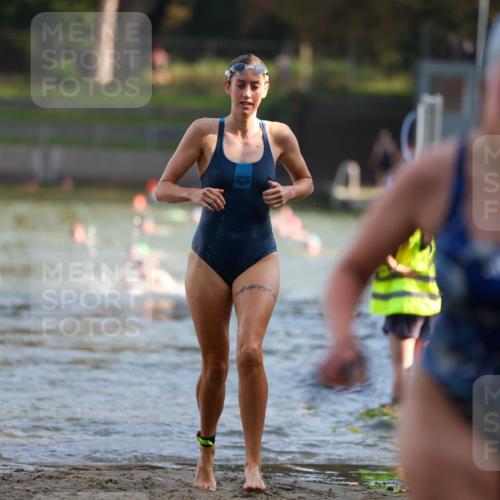 08.09.2024 - Stadtparktriathlon Michael Strokosch http://msf.ph/oto/7024934 08.09.2024 09:49:28 Schwimmen 182, 198, 216, 222 meine-sportfotos.de