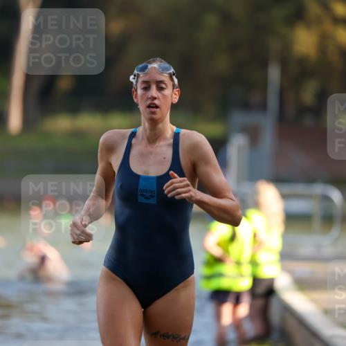 08.09.2024 - Stadtparktriathlon Michael Strokosch http://msf.ph/oto/7024965 08.09.2024 09:49:29 Schwimmen 182, 198, 216, 222 meine-sportfotos.de