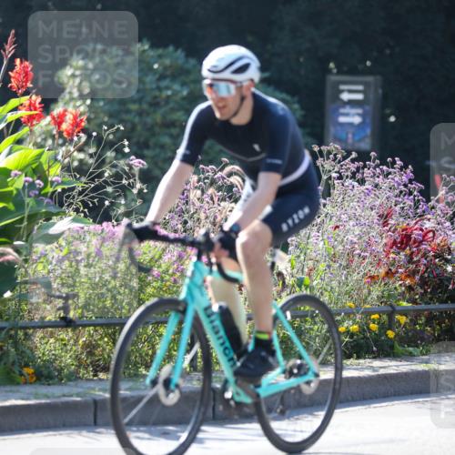 08.09.2024 - Stadtparktriathlon Zöllner http://msf.ph/oto/7024968 08.09.2024 10:46:21 Radfahren 275, 307, 352, 358, 367, 440, 1936 meine-sportfotos.de